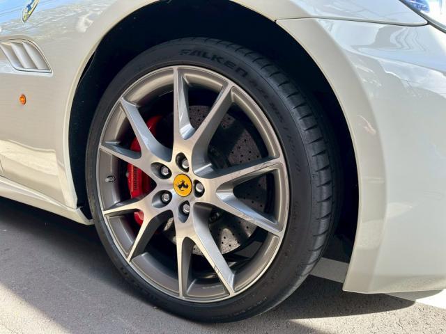 フェラーリ カリフォルニア│ホイール修理【世田谷区】東京都世田谷区のジェミーズ株式会社　渋谷区　目黒区　港区　品川区　神奈川　横浜市　新規のお客様大歓迎　代車　レッカー