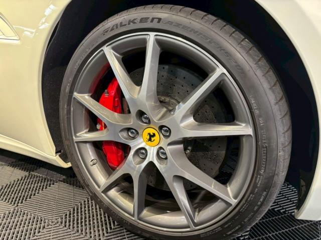 フェラーリ カリフォルニア│ホイール修理【世田谷区】東京都世田谷区のジェミーズ株式会社　渋谷区　目黒区　港区　品川区　神奈川　横浜市　新規のお客様大歓迎　代車　レッカー