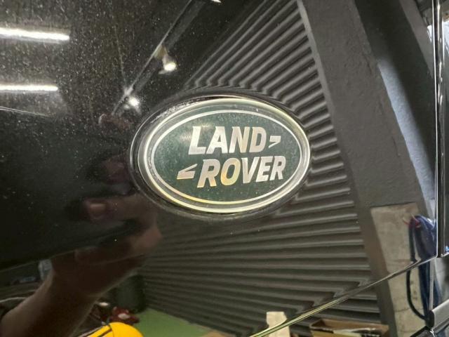 ランドローバー ディフェンダー │ヘッドライト／エンブレムスモークプロテクションフィルム施工【世田谷区】お問合せ番号ＳＢ：１０６２１東京都世田谷区のジェミーズ株式会社　渋谷区　目黒区　港区　品川区　神奈川　横浜市　新規のお客様大歓迎　代車　