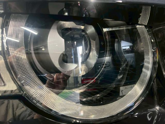 ランドローバー ディフェンダー │ヘッドライト／エンブレムスモークプロテクションフィルム施工【世田谷区】お問合せ番号ＳＢ：１０６２１東京都世田谷区のジェミーズ株式会社　渋谷区　目黒区　港区　品川区　神奈川　横浜市　新規のお客様大歓迎　代車　