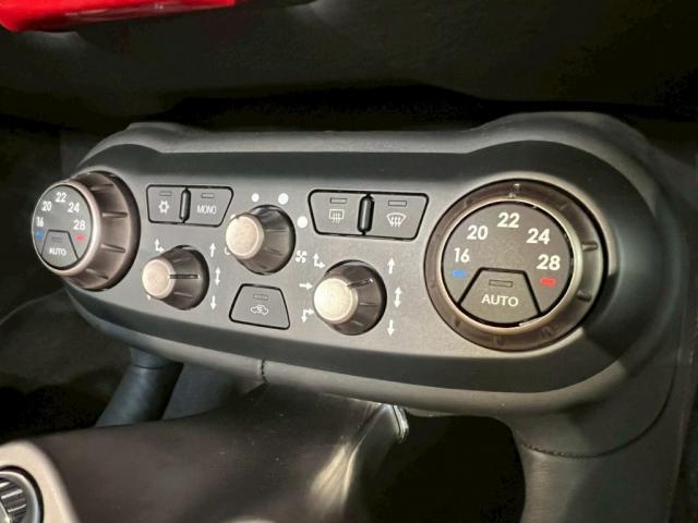 フェラーリ カリフォルニア｜内装インテリアのべたつき除去【世田谷区】お問合せ番号ＳＢ：１０７３３東京都世田谷区のジェミーズ株式会社　渋谷区　目黒区　港区　品川区　神奈川　横浜市　新規のお客様大歓迎　代車　レッカー