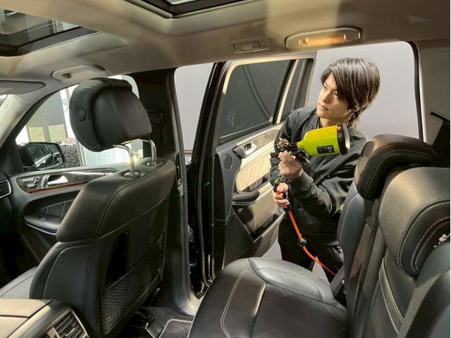 メルセデスベンツ GL550／【生活臭の掃除】リンサークリーニング／ナノゾーンコートモビリティ光触媒コーティングのご紹介です　東京都世田谷区のジェミーズ株式会社　渋谷区　目黒区　港区　品川区　神奈川　新規のお客様大歓迎　代車　レッカー