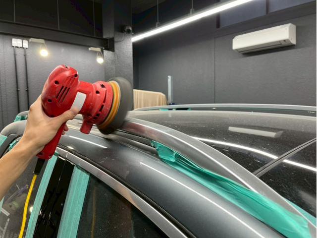 メルセデスベンツ GLE300d／クリアガード コードS／ルーフレール磨きのご紹介です　東京都世田谷区のジェミーズ株式会社　渋谷区　目黒区　港区　品川区　神奈川　横浜市　川崎市　新規のお客様大歓迎　代車　レッカー