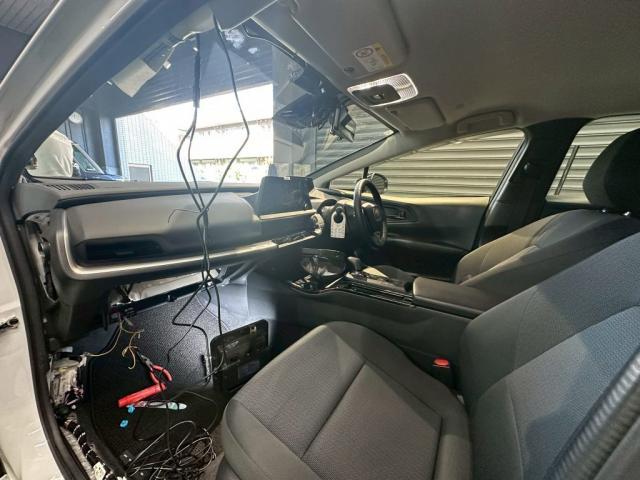 トヨタ プリウス│ デジタルミラー取付【世田谷区】 東京都世田谷区のジェミーズ株式会社　渋谷区　目黒区　港区　品川区　横浜市　新規のお客様大歓迎　代車　レッカー