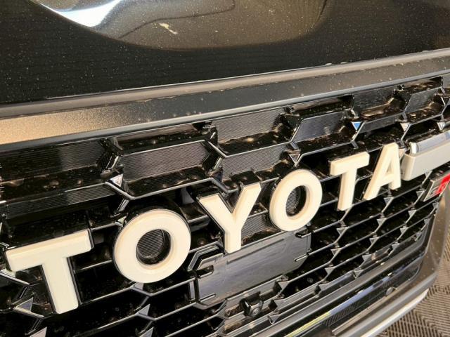 トヨタ ランドクルーザー300／ファインラボ レギュラーメンテナンスのご紹介です　東京都世田谷区のジェミーズ株式会社　渋谷区　目黒区　港区　品川区　神奈川　横浜市　川崎市　新規のお客様大歓迎　代車　レッカー