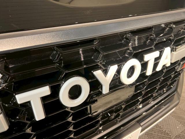 トヨタ ランドクルーザー300／ファインラボ レギュラーメンテナンスのご紹介です　東京都世田谷区のジェミーズ株式会社　渋谷区　目黒区　港区　品川区　神奈川　横浜市　川崎市　新規のお客様大歓迎　代車　レッカー