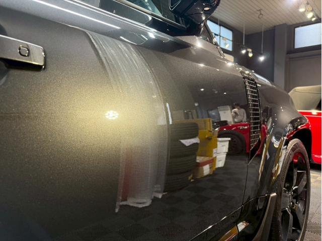 【ランドローバー ディフェンダー110／Ceramic Pro ION】セラミックプロイオンレギュラーメンテナンス施工　東京都世田谷区のジェミーズ株式会社　渋谷区　目黒区　港区　品川区　神奈川　横浜市　新規のお客様大歓迎　代車　レッカー