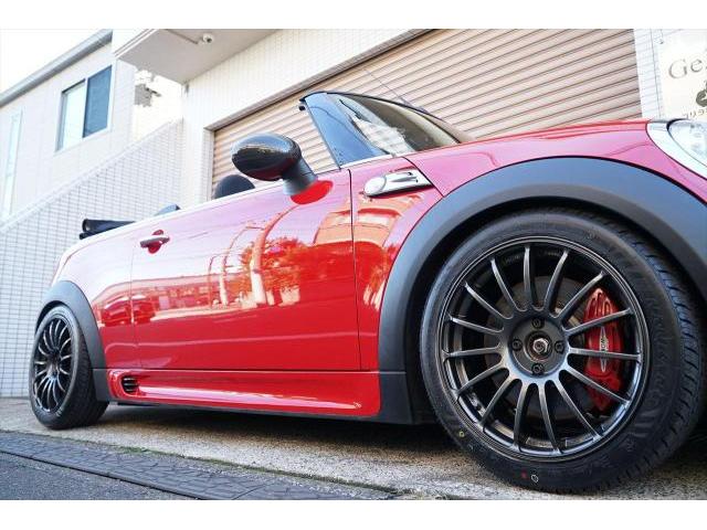 入庫情報 2010年モデル BMW MINIミニコンバーチブルJCW 6MT カスタム多数 東京都世田谷区のジェミーズ株式会社　渋谷区　目黒区　港区　品川区　新規のお客様大歓迎　代車　レッカー