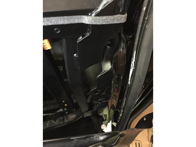 ポルシェ Cayenne S ドアロック交換　タイプ９５７