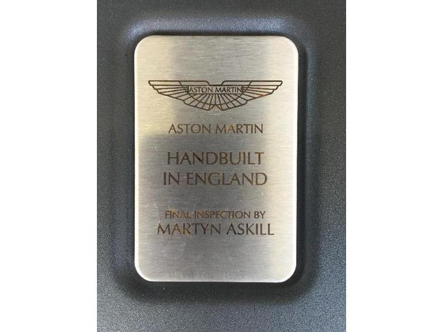 Aston Martin　 ‎V8 Vantage　点検です。