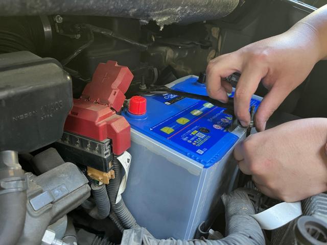 バッテリー交換】日産 セレナ 持込交換 電圧不良 電圧低下 株式 バッテリー交換】日産 セレナ 持込交換 電圧不良 電圧低下 株式