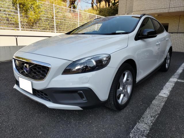 VOLVO　V40　ヘッドライト　バルブ交換　ボルボ　ルームランプ　ハイビーム　ロービーム　球切れ　LED　株式会社クローバー　横浜市　磯子区　金沢区　中区　横須賀市　川崎市　