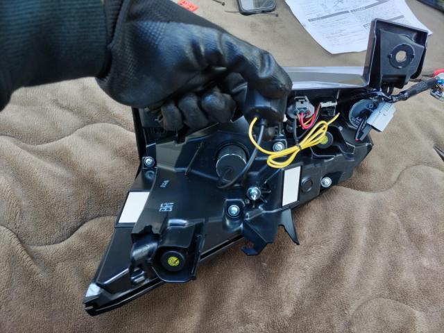 【新型VOXY】【ウインカーバルブ交換】トヨタ　ボクシー　90系　2色切替え　2色発光　LEDウインカー　LED化　2色ウインカー　ウインカーポジション　青　赤　シェアスタイル　ユアーズ　フロント　リア　取り付け　新型ノア　横浜市　横須賀　