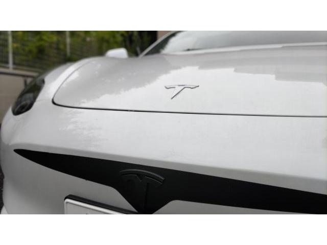 【テスラカスタム】TESLA　モデル３　モデルY　ステアリング交換　テスラモーターズ　テスラストア　サービスセンター　ショップ　店舗　お店　オートフランク　工賃　業者　神奈川県　横浜市　みなとみらい　ラゾーナ川崎　新宿　板橋　幕張　稲毛