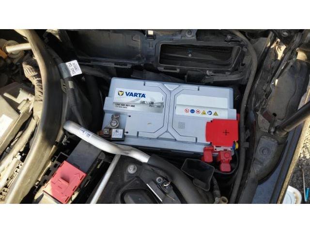 【バッテリー交換】メルセデス・ベンツ　Ｃクラス　ステーションワゴン　C200　W204　メインバッテリー　サブバッテリー　バックアップ　見積もり　工賃　費用　代車　予約　取り外し　警告灯　故障　神奈川県　横浜市　磯子区　港南区　クローバー　