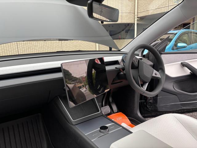 【ヨークステアリング】【ジュニパー】Tesla　テスラ　新型　モデルＹ　modelY　Juniper　ヨークハンドル　ステアリング交換　持ち込み　AliExpress　社外　純正　車検　外し方　神奈川県　横浜市　専門ショップ　東京都　千葉県