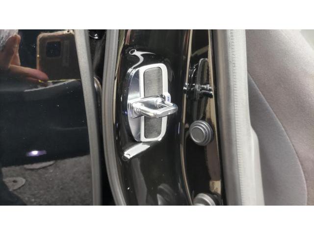 【ドアスタビライザー】トヨタ　プリウス　３０系　ZVW30　AISIN　GR　TRD　剛性アップ　ドア開閉音　ノイズ　静粛性　規定トルク　神奈川県　横浜市　磯子区　代車　持ち込み取付け　プラグ交換　プリウスのメンテするならクローバー磯子