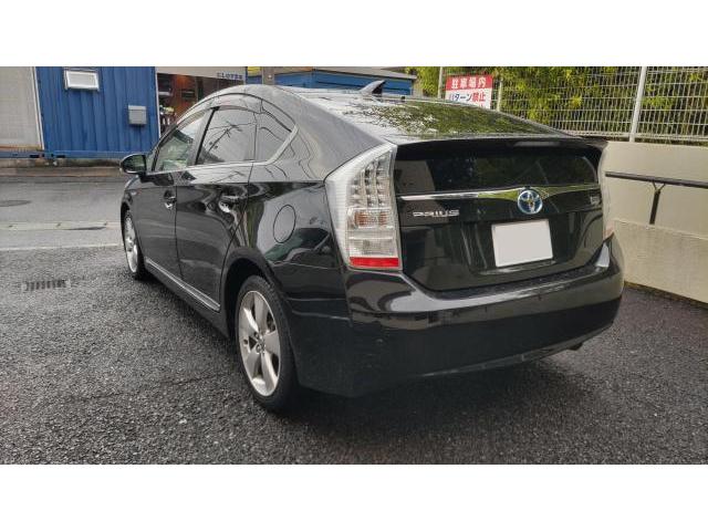 【ドアスタビライザー】トヨタ　プリウス　３０系　ZVW30　AISIN　GR　TRD　剛性アップ　ドア開閉音　ノイズ　静粛性　規定トルク　神奈川県　横浜市　磯子区　代車　持ち込み取付け　プラグ交換　プリウスのメンテするならクローバー磯子