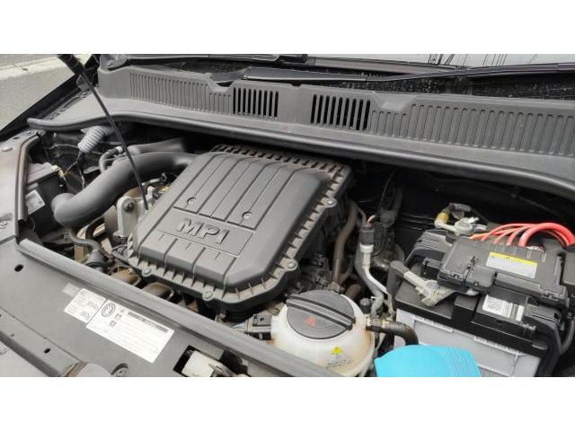【オイル交換】VW　up!　フォルクスワーゲン　アップ！　エンジンオイル　交換　5W-40　カストロール　EDGE　粘度　規格　欧州車用　持ち込みOK　全合成　部分合成　鉱物油　シンセティック　ドイツ車　神奈川県　横浜市　磯子区　クローバー