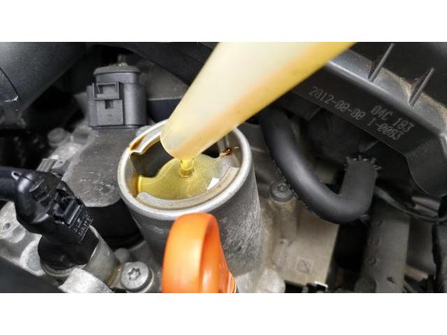 【オイル交換】VW　up!　フォルクスワーゲン　アップ！　エンジンオイル　交換　5W-40　カストロール　EDGE　粘度　規格　欧州車用　持ち込みOK　全合成　部分合成　鉱物油　シンセティック　ドイツ車　神奈川県　横浜市　磯子区　クローバー