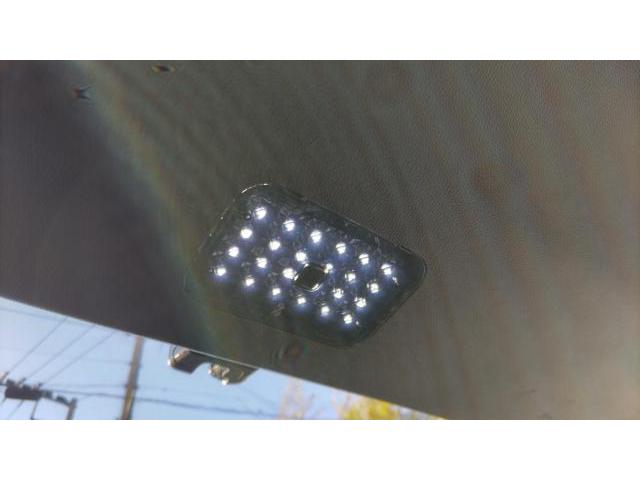 【ラゲッジランプ取り付け】　VOXY　ヴォクシー　ノア　NOAH　90系　ハイブリッド　LED　荷室証明　ラゲージランプ　追加　増設　キット　分岐　電源　暗い　内張り　外し　神奈川県　横浜市　磯子区　株式会社クローバー　業者　ショップ　工賃