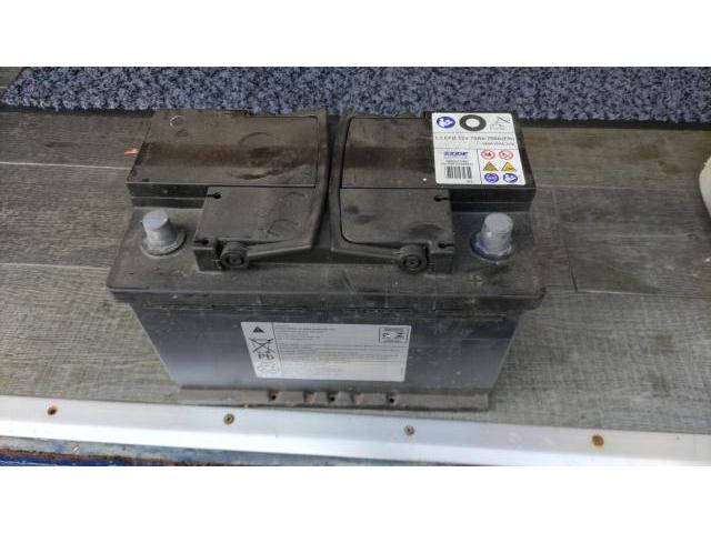 【バッテリー交換】プジョー　5008　PEUGEOT　純正品　社外品　フランス車　欧州車　横浜市内バッテリー交換　出張バッテリー交換　メンテナンス記録　メモリーリセット　神奈川県　横浜市　磯子区　株式会社クローバー　ショップ　業者　部品販売