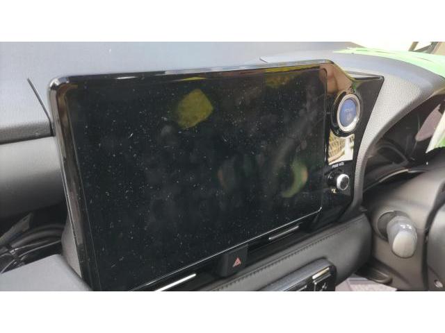 【テレビキャンセラー取り付け】トヨタ　ヴォクシー　ハイブリッド　ノア　９０系　HEV　TVキャンセラー　走行中視聴可　同乗者が退屈しない　YOUTUBE　HDMI　地デジ　VOXY　NOAH　神奈川県　横浜市　磯子区　株式会社クローバー