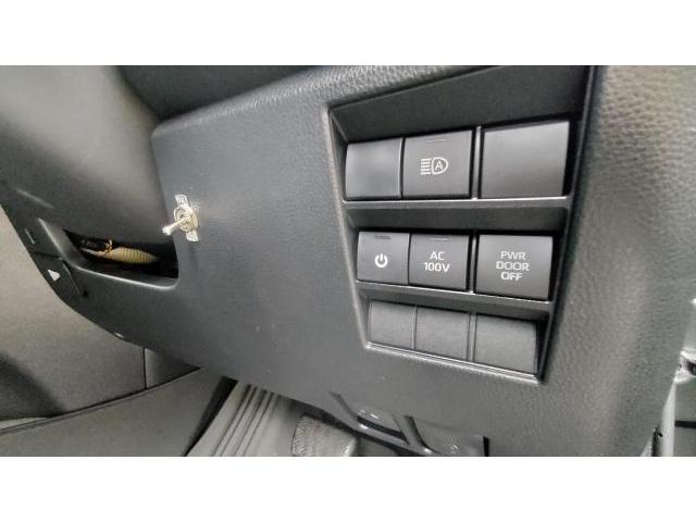 【テレビキャンセラー取り付け】トヨタ　ヴォクシー　ハイブリッド　ノア　９０系　HEV　TVキャンセラー　走行中視聴可　同乗者が退屈しない　YOUTUBE　HDMI　地デジ　VOXY　NOAH　神奈川県　横浜市　磯子区　株式会社クローバー