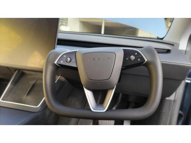 【テスラ　モデルY　ジュニパー　ヨークステアリング】株式会社クローバー　モデルY　Juniper　モデル3　ヨークステアリング持込取付け　神奈川県横浜市　川崎市　相模原市　横須賀市　東京都　千葉県