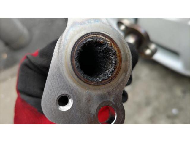 【トヨタ　30プリウス　EGRバルブクリーニング】株式会社クローバー　神奈川県横浜市　横浜市　EGRバルブクリーニング　トヨタ系ハイブリット　30プリウス　アクア　レクサスCT　エンジン振動　ガタガタ音　ブルブル　相模原　藤沢　湘南　