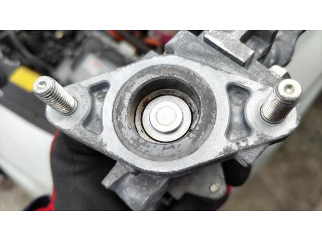 【トヨタ　30プリウス　EGRバルブクリーニング】株式会社クローバー　神奈川県横浜市　横浜市　EGRバルブクリーニング　トヨタ系ハイブリット　30プリウス　アクア　レクサスCT　エンジン振動　ガタガタ音　ブルブル　相模原　藤沢　湘南　