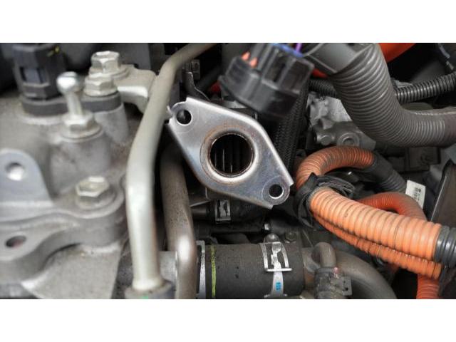 【トヨタ　30プリウス　EGRバルブクリーニング】株式会社クローバー　神奈川県横浜市　横浜市　EGRバルブクリーニング　トヨタ系ハイブリット　30プリウス　アクア　レクサスCT　エンジン振動　ガタガタ音　ブルブル　相模原　藤沢　湘南　