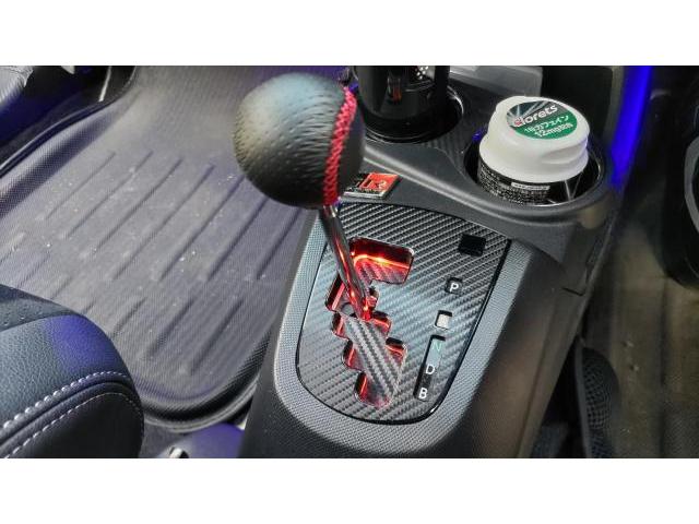 【シフトゲートイルミネーション】トヨタ　アクア　NHP10　持ち込み取り付け　GARAX　車検対応　配線　電源　加工　ナビ取り外し　LED　装飾　色変化　アンビエントライト　内装アクセサリー　神奈川県　横浜市　磯子区　株式会社クローバー