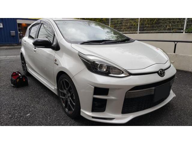 【シフトゲートイルミネーション】トヨタ　アクア　NHP10　持ち込み取り付け　GARAX　車検対応　配線　電源　加工　ナビ取り外し　LED　装飾　色変化　アンビエントライト　内装アクセサリー　神奈川県　横浜市　磯子区　株式会社クローバー