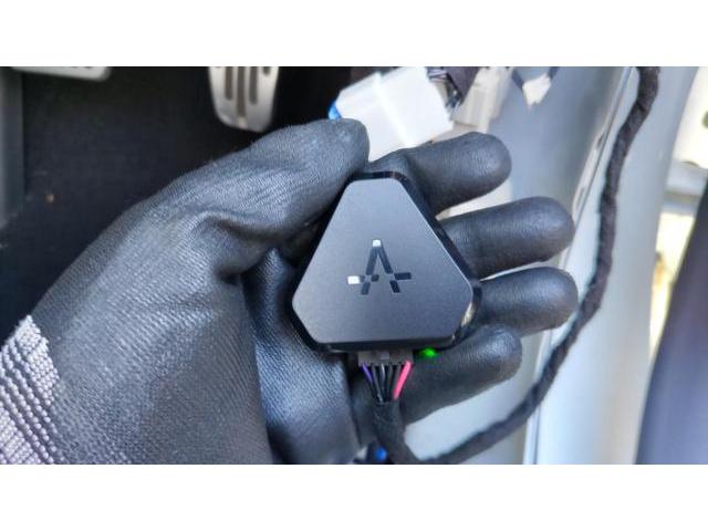 【エンハンス】テスラ　モデル３　ハイランド　コマンダー　GEN2　司令塔　持ち込み取り付け　ストーク　S3XYボタン　ウインカーレバー　後付け　ENHANCE　OBD　モデルY　ジュニパー　Juniper　取り外し　神奈川県　横浜市　磯子区