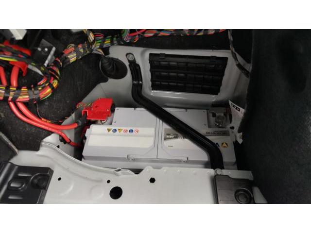 【ＢＭＷ　４シリーズ　F36　バッテリー交換】　株式会社クローバー　神奈川県　横浜市　磯子区　純正品　社外品　持込OK 　欧州車　横浜市内バッテリー交換　テスター有り　メンテナンス記録　メモリーリセット　ショップ　業者　部品販売