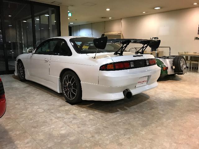 今日は　シルビア S14にGTウイングを取付ていきます。
大阪　北摂　吹田　箕面　豊中　カスタム　