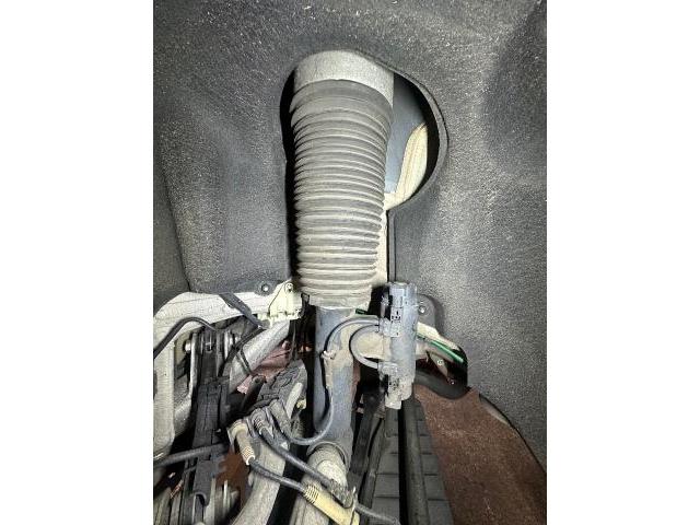 ＢＭＷ　７シリーズ　リアエアサス交換　バルブブロック交換整備