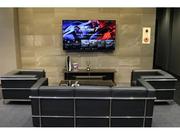 ショールームでお待ちいただく間、ＹｏｕＴｕｂｅやＰＳ５もお楽しみいただけます