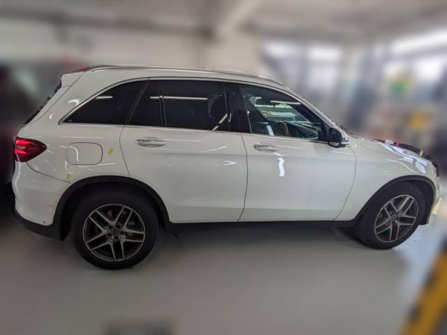 メルセデス・ベンツ　ＧＬＣ２００　キズ・へこみ直し　修理　鈑金塗装　板金塗装　鈑金　板金　塗装　塗装ブース完備　代車無料　見積無料　関西　西日本　大阪府　南大阪　貝塚市　泉佐野市　岸和田市　泉大津市　和泉市　堺市
