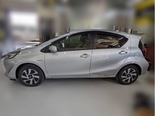 トヨタ　アクア　キズ・へこみ直し　修理　鈑金塗装　板金塗装　鈑金　板金　塗装　塗装ブース完備　最新設備　代車無料　見積無料　関西　西日本　大阪府　南大阪　貝塚市　泉佐野市　岸和田市　泉大津市　和泉市　堺市