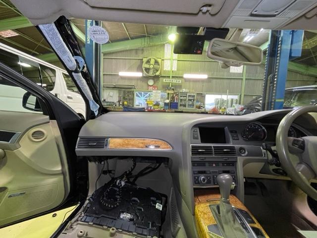 AUDI A6 quattro　エンジンオイル交換　ドライブレコーダー取付　和泉市