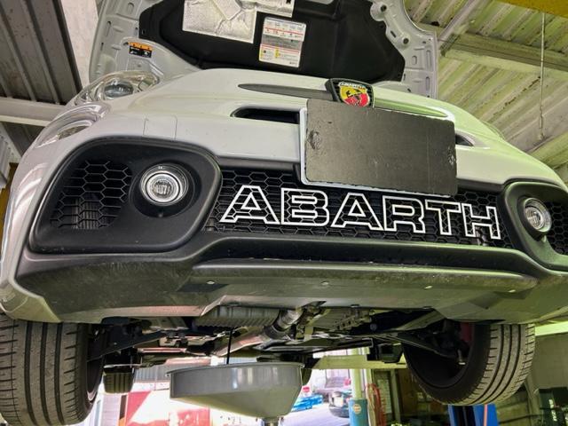 ABARTH 595 Competizione　アバルト595　エンジンオイル交換　ご来店ありがとうございます　和泉市