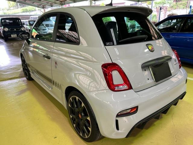 ABARTH 595 Competizione　アバルト595　エンジンオイル交換　ご来店ありがとうございます　和泉市