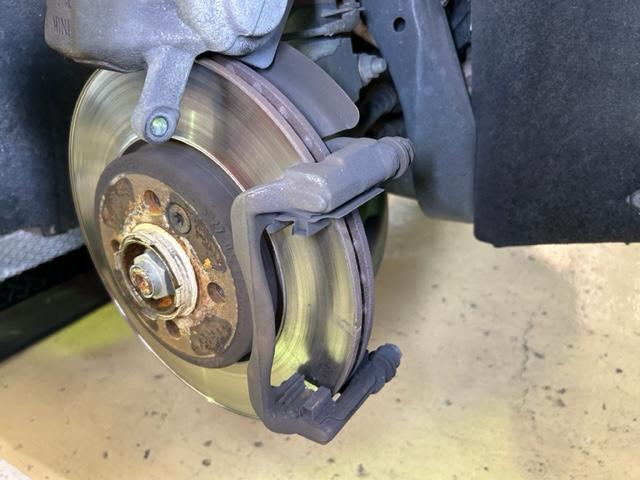 BMW MINI Cooper R56　ミニ　クーパー　フロントブレーキパッド交換ご入庫頂きました　和泉市