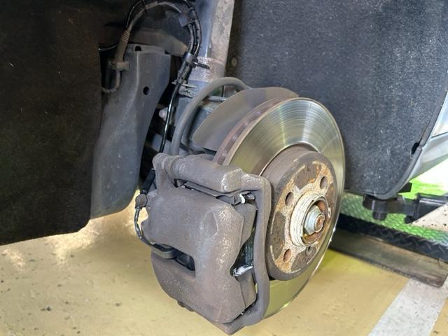 BMW MINI Cooper R56　ミニ　クーパー　フロントブレーキパッド交換ご入庫頂きました　和泉市