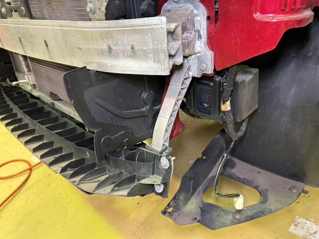 PEUGEOT 208　プジョー208　フロントアンダーカバー取替ご入庫ありがとうございます　和泉市