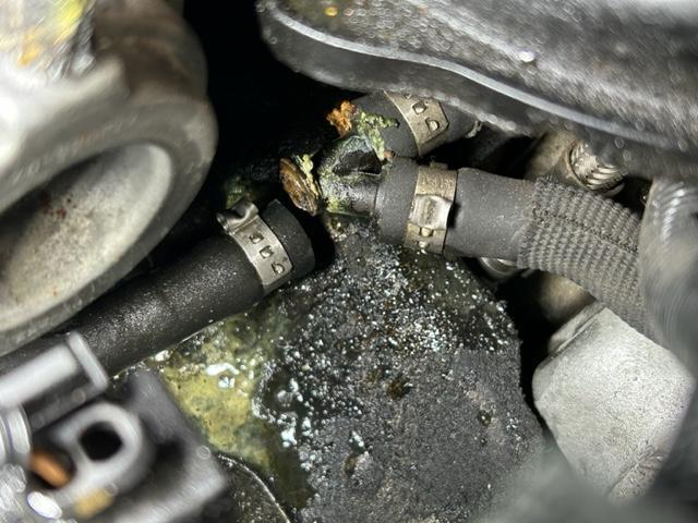 BMW 750Li F02 オルタネーター交換と・・・ 大阪府 和泉市