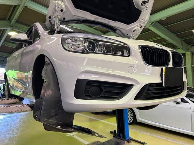 BMW 218d F45 ガレージに水の漏れ痕 大阪府 和泉市