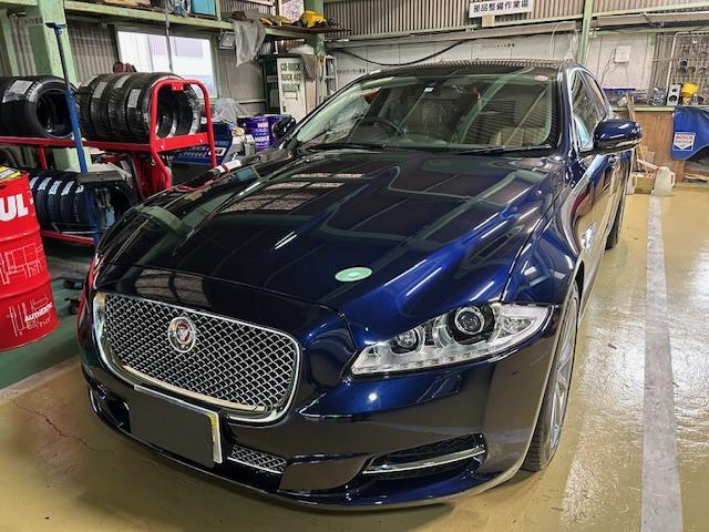 JAGUAR XJ　定期点検　エンジンオイル交換　ご入庫ありがとうございます　大阪府　和泉市